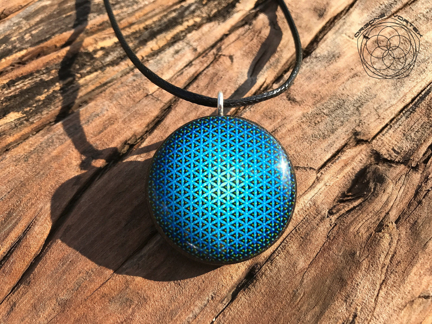 Flower of Life - Sacred Geometry - Orgone Tesla Pendant- EMF Blocker - Chakra Balancing - FREE Necklace - Hand Mad